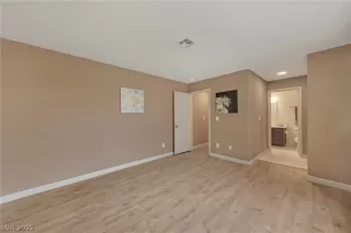 Photo #4: 2367414 Listing