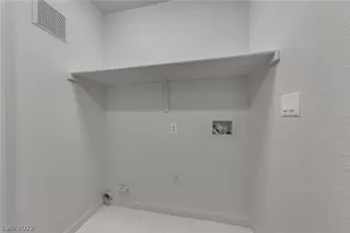 Photo #6: 2367414 Listing