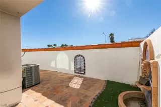 Photo #4: 2367457 Listing 