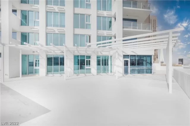 MLS: 2367468 Condo For Sale