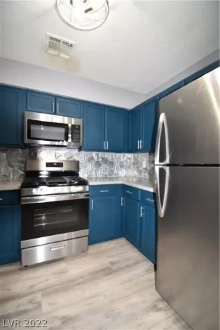 Photo #5: 2367473 Listing 