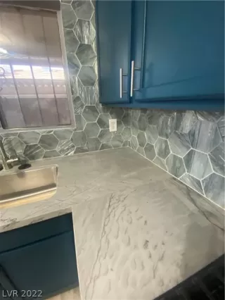 Photo #6: 2367473 Listing 