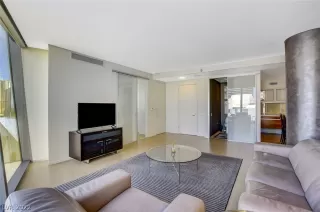 Photo #2: 2367474 Listing