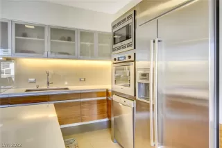 Photo #5: 2367474 Listing