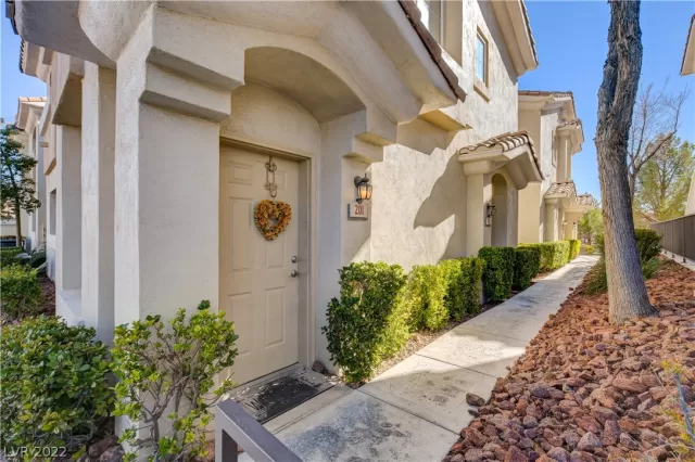 MLS: 2367488 Condo For Sale