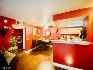 Photo #3: 2367491 Listing