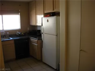 Photo #5: 2367494 Listing