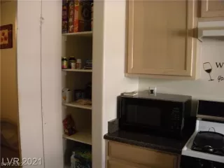 Photo #6: 2367494 Listing