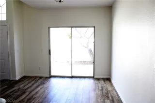 Photo #5: 2367496 Listing 