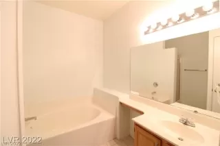 Photo #5: 2367514 Listing