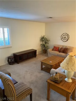 Photo #3: 2367518 Listing