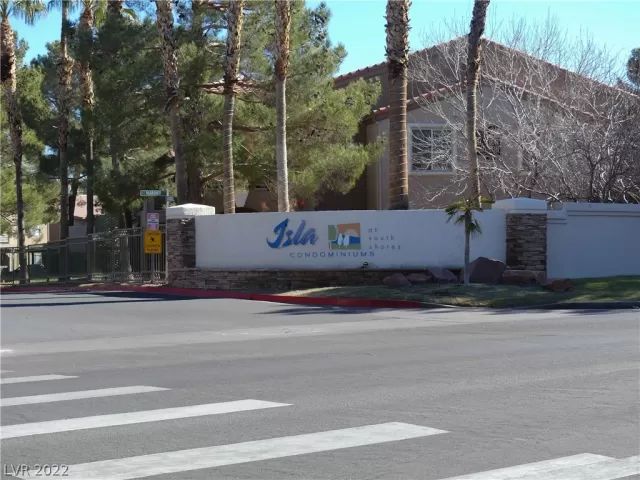 MLS: 2367526 Condo For Sale