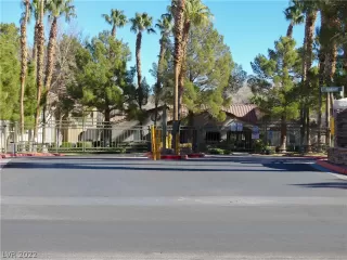 Photo #1: 2367526 Listing