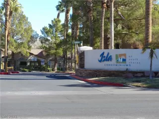 Photo #2: 2367526 Listing