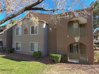 Photo #6: 2367526 Listing