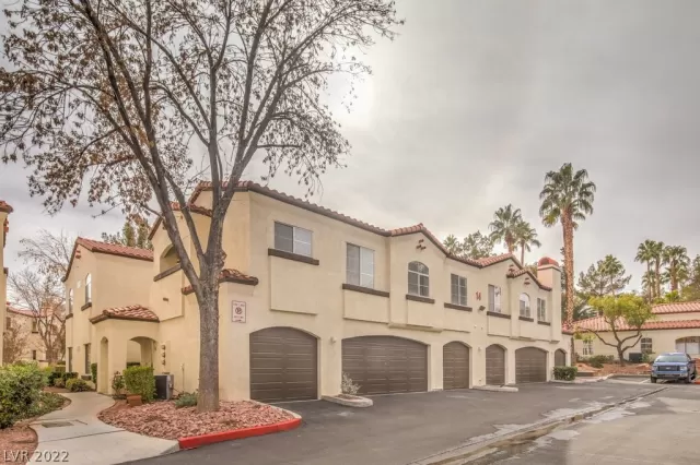 MLS: 2367577 Condo For Sale