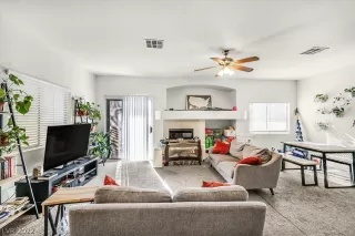 Photo #3: 2367578 Listing