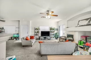 Photo #6: 2367578 Listing