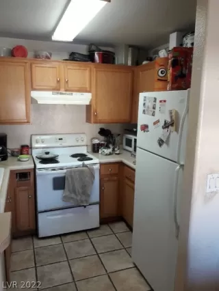 Photo #2: 2367597 Listing 