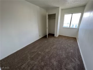 Photo #1: 2367599 Listing 