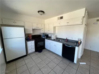 Photo #3: 2367599 Listing 