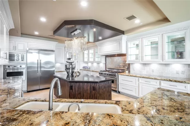 MLS: 2367686 Condo For Sale