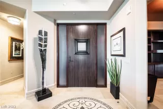 Photo #1: 2367686 Listing