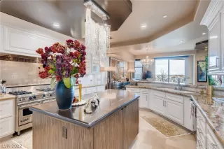 Photo #3: 2367686 Listing