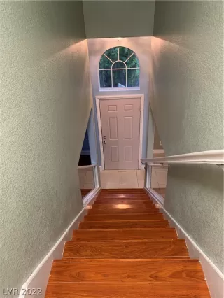 Photo #5: 2367702 Listing 