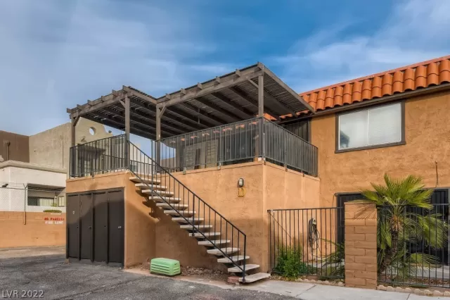 MLS: 2367704 Condo For Sale