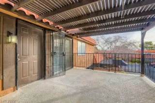 Photo #1: 2367704 Listing