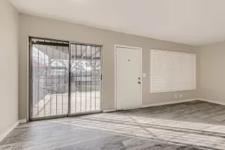 Photo #2: 2367704 Listing