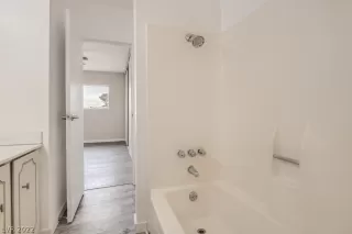 Photo #6: 2367704 Listing