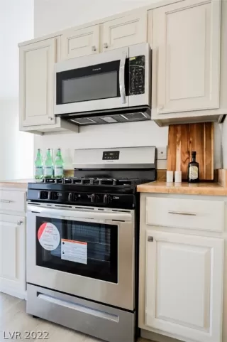 Photo #5: 2367714 Listing