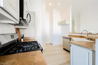 Photo #6: 2367714 Listing