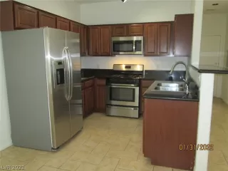 Photo #5: 2367729 Listing 