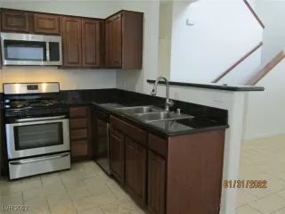 Photo #6: 2367729 Listing 