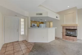 Photo #6: 2367737 Listing