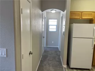 Photo #5: 2367743 Listing 