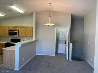 Photo #6: 2367743 Listing 