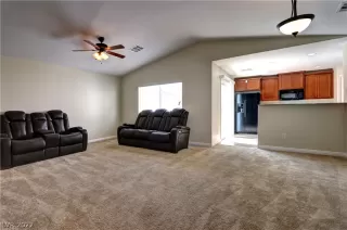 Photo #3: 2367763 Listing