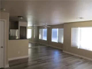 Photo #4: 2367772 Listing 