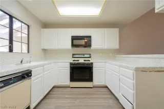 Photo #1: 2367797 Listing