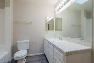 Photo #3: 2367797 Listing