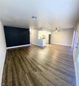 Photo #3: 2367802 Listing