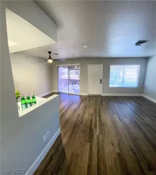 Photo #6: 2367802 Listing