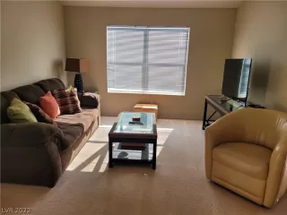 Photo #3: 2367808 Listing