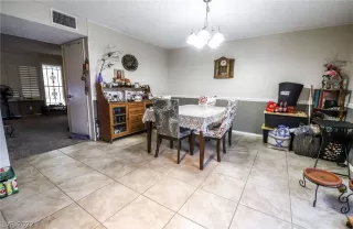 Photo #5: 2367815 Listing