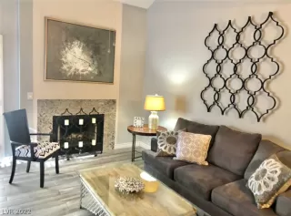 Photo #1: 2367863 Listing 