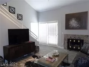 Photo #5: 2367863 Listing 